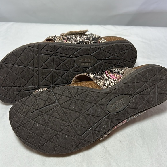 Earth Origins Snakeskin Textured Sandals, 7M - Picture 7 of 7